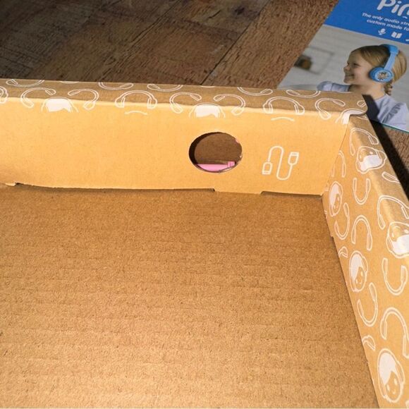 Buddy Phones Pop Fun headphones in pink wireless new - Picture 8 of 8